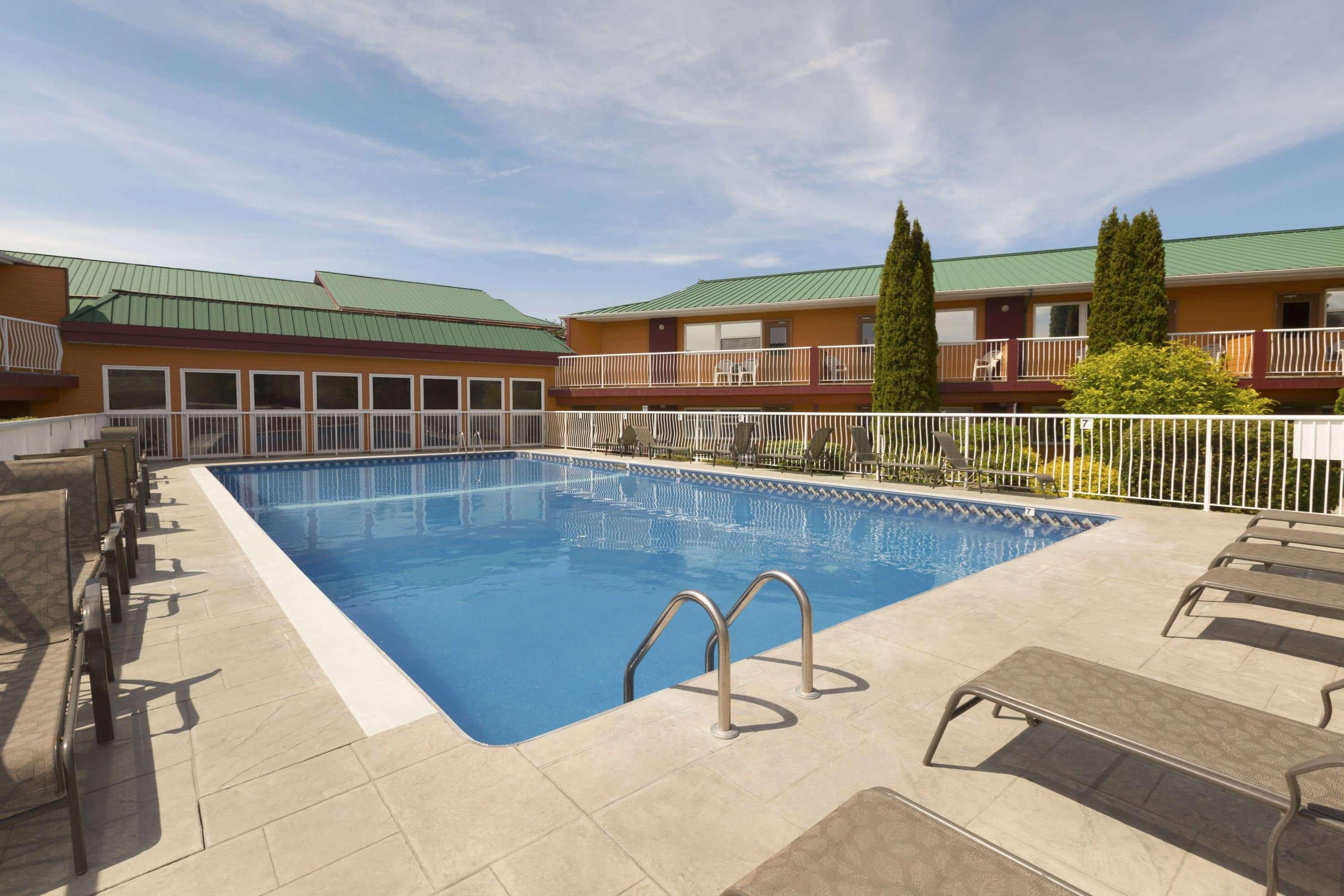 Hotel Days By Wyndham Conference Centre 3*