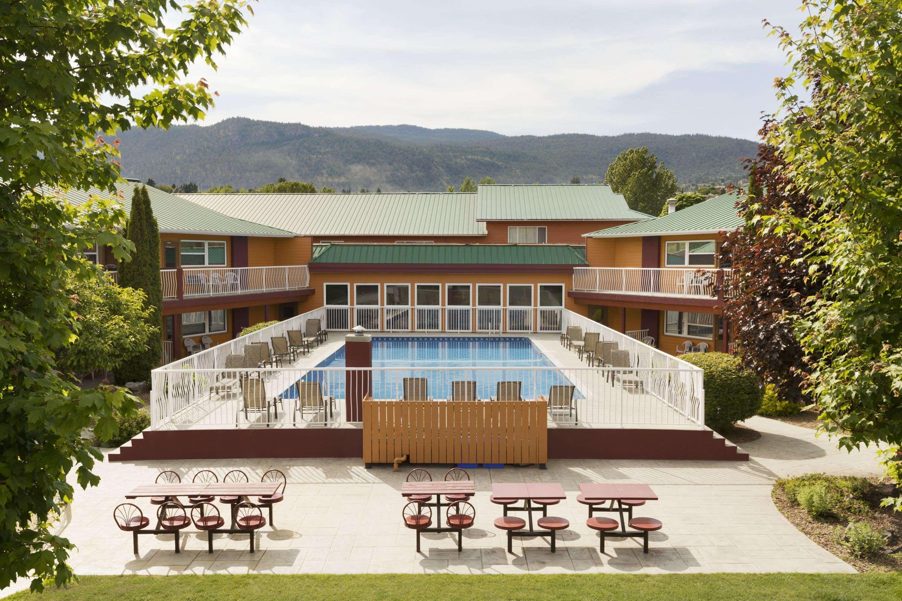 Hotel Days By Wyndham Conference Centre 3*